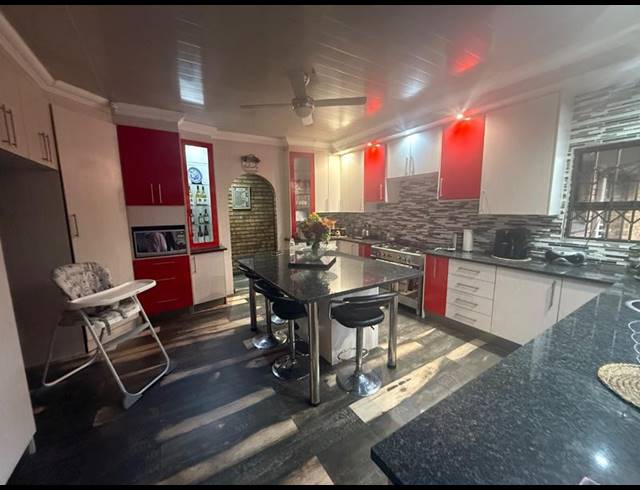 3 BEDROOM HOUSE FOR SALE IN FLORA GARDENS